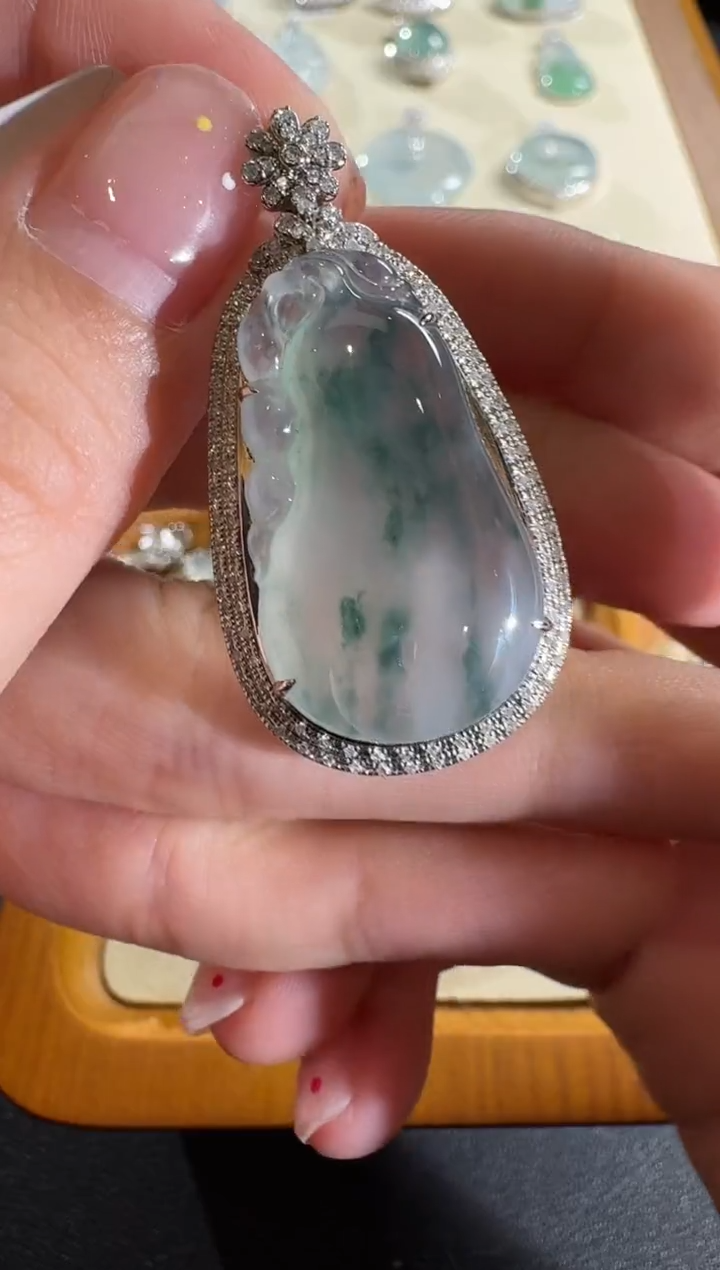 【闪购商品】翡翠吊坠(不含链)18K金镶嵌【源头工厂】钻石镶嵌