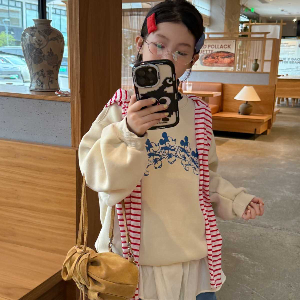 实体店版～女童显白一体绒米色卫衣套装