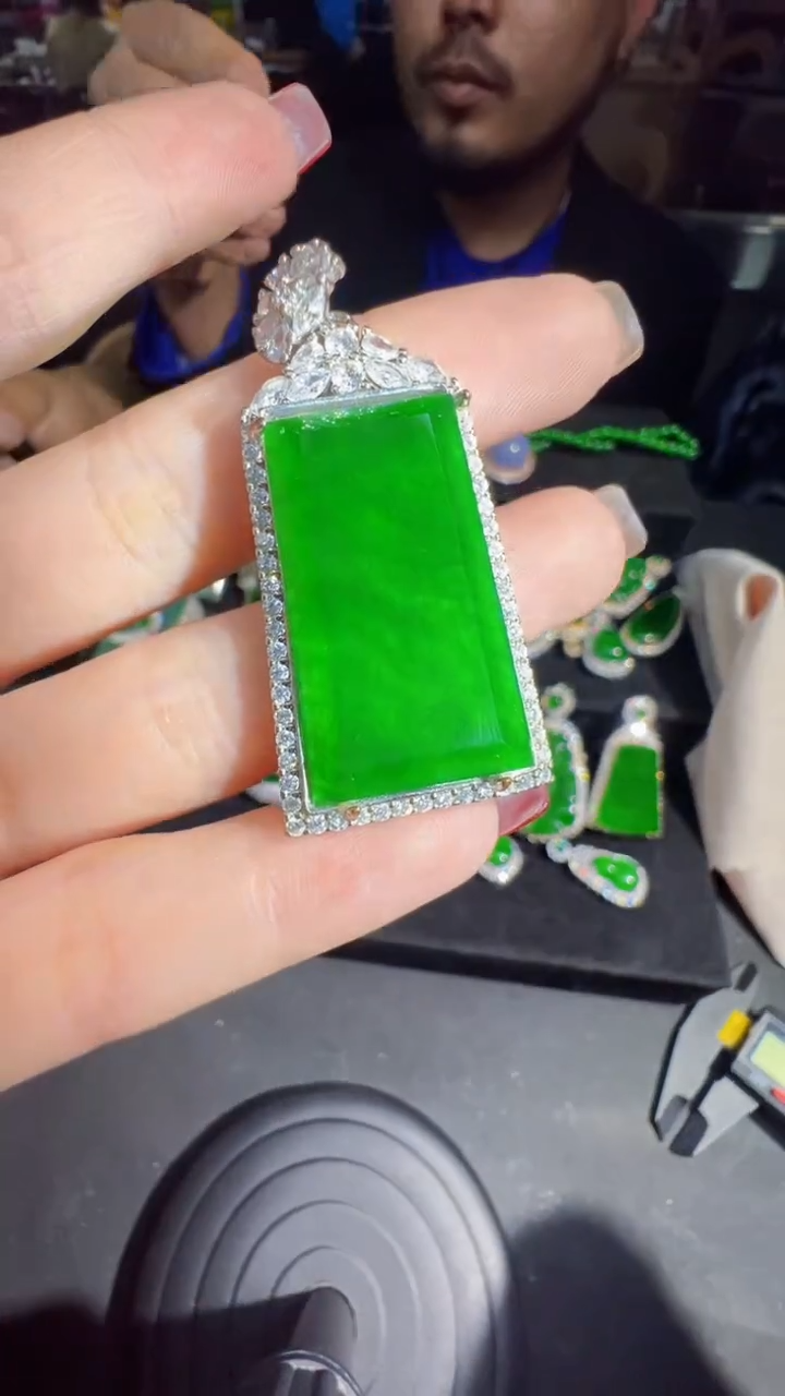 【闪购商品】定制翡翠未镶嵌无事牌商品多样性发货1