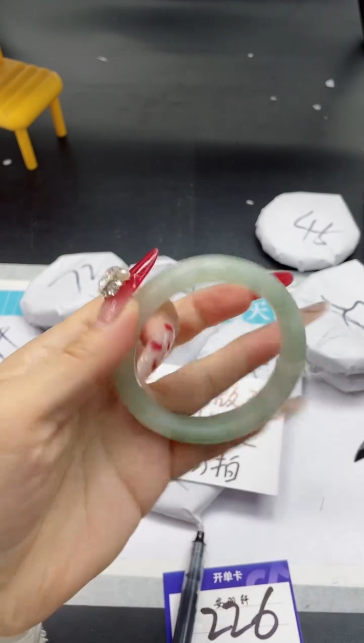 【闪购商品】石英质玉手镯未镶嵌226