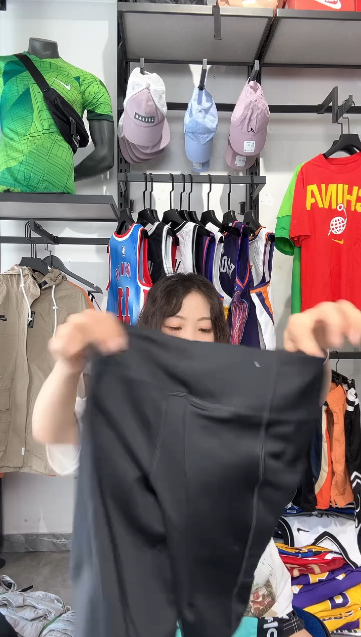 1746   编码 瑕疵款以直播间过款为准 尺码M