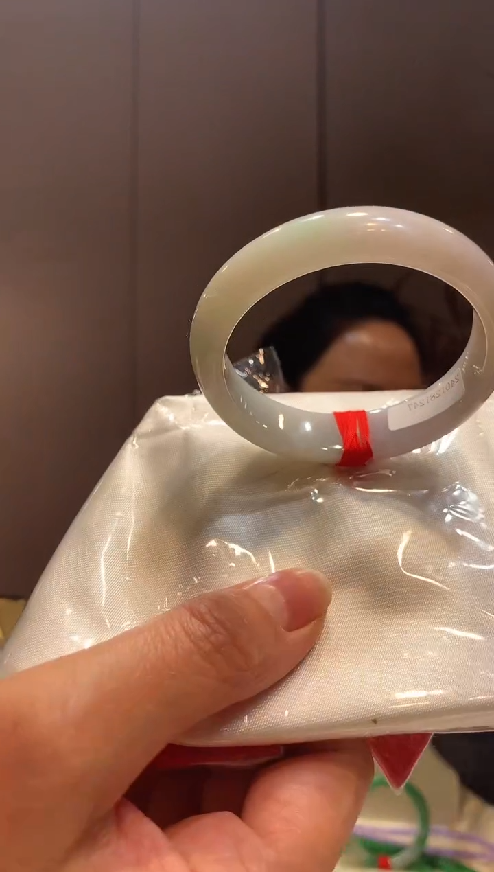 【闪购商品】翡翠手镯未镶嵌手镯 