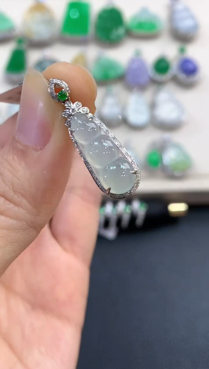 【闪购商品】翡翠吊坠(不含链)18K金镶嵌B5多样性一件发货