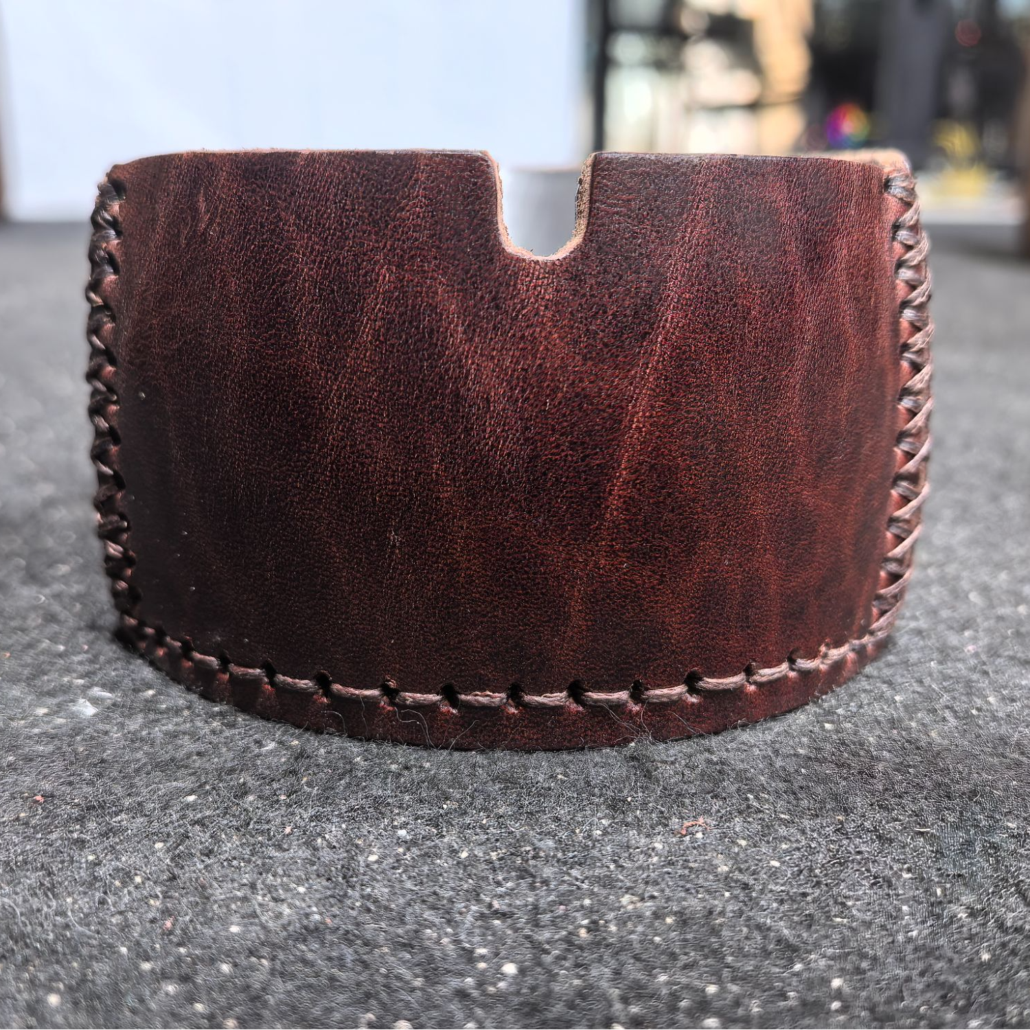 头层油蜡黄牛皮烟灰缸纯手工高档轻奢个性家居桌面摆件