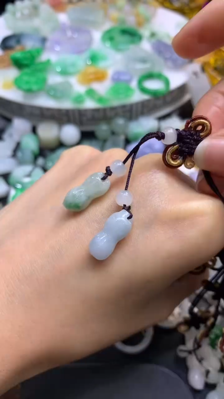 【闪购商品】翡翠挂件未镶嵌翡翠