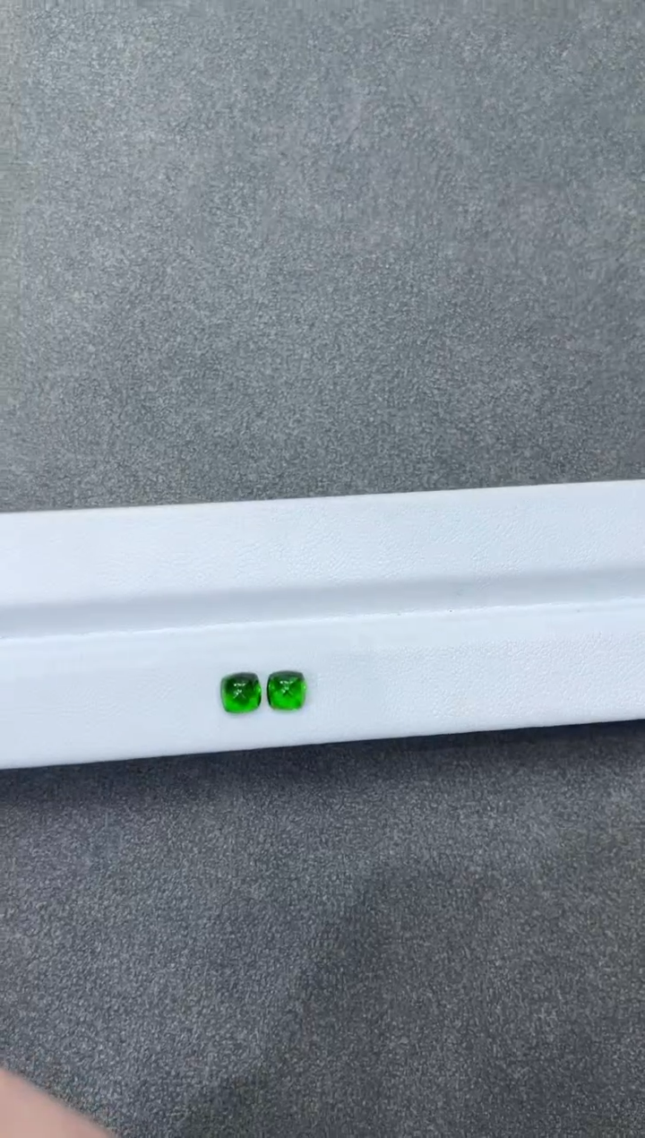 未镶嵌透辉石裸石唐塔