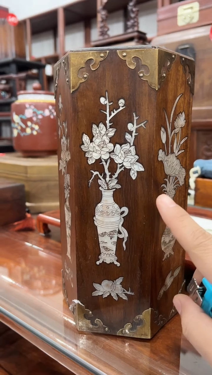 上****）花梨木六角螺钿帽桶