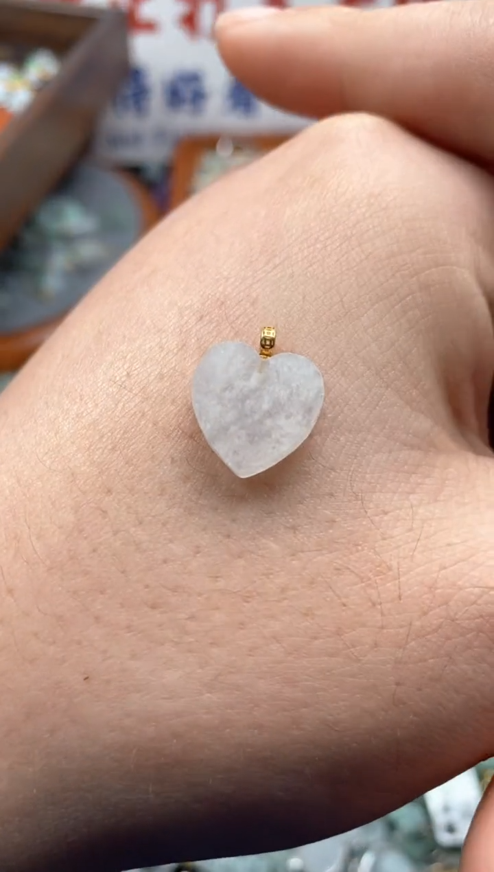 【闪购商品】翡翠颈饰未镶嵌哥哥