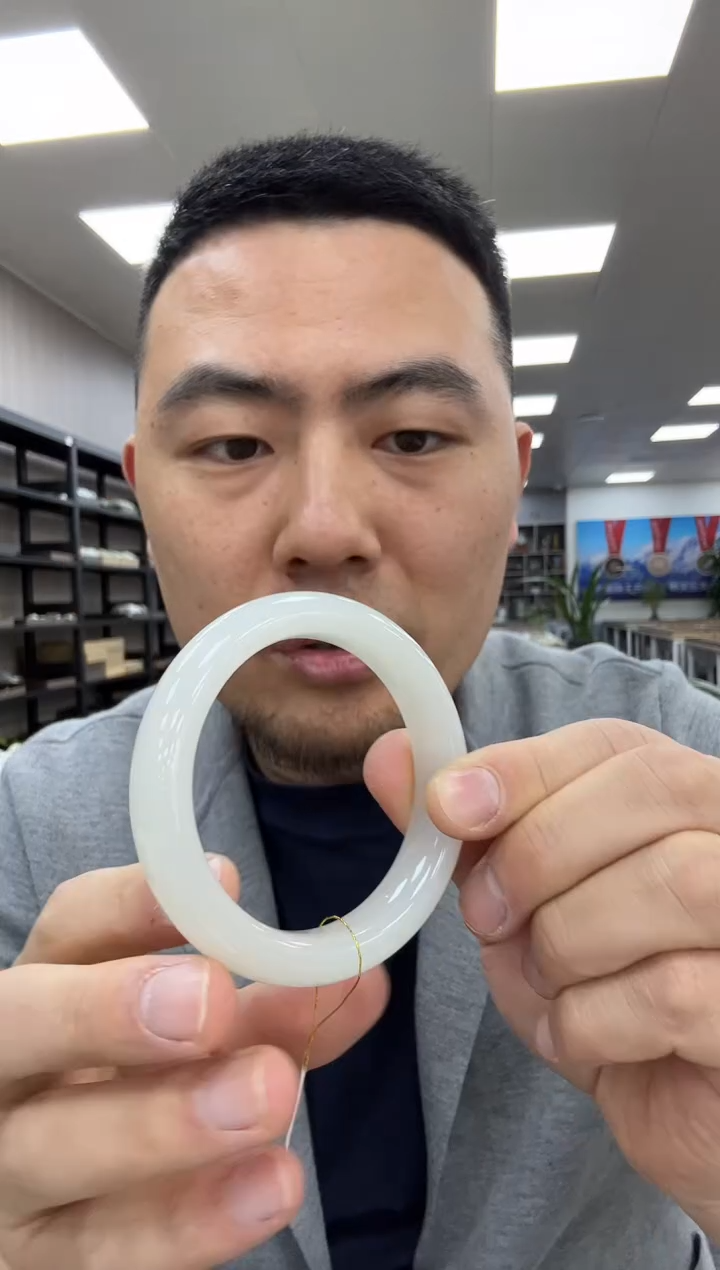 【闪购商品】和田玉手镯未镶嵌55-57  459