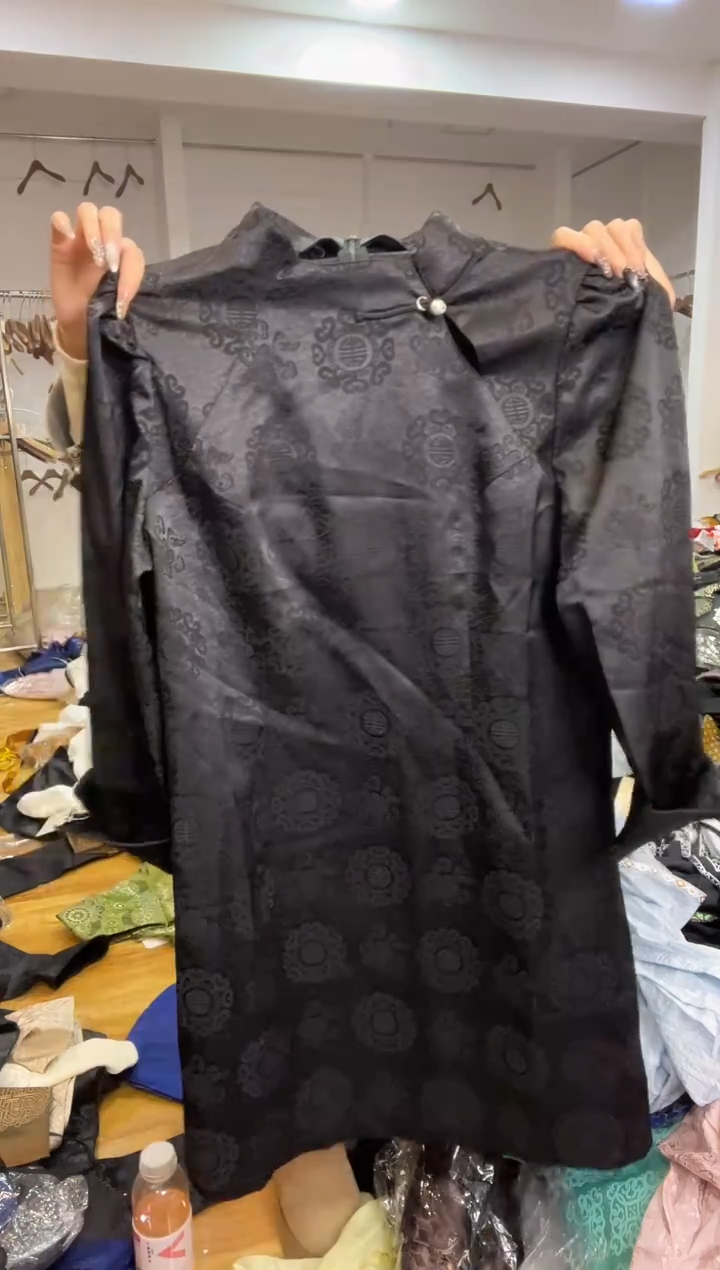 衬衣裙       XL码      115-125斤（没有腰带）