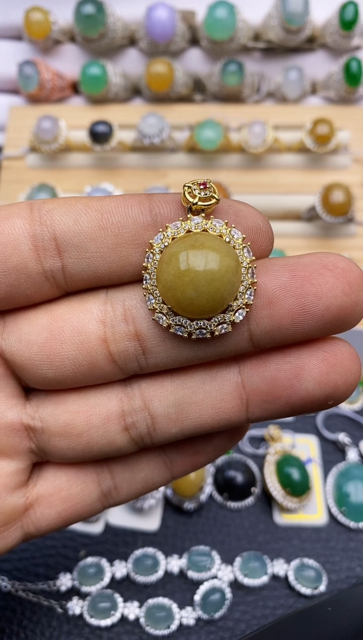 【闪购商品】翡翠吊坠(赠链)银S925镶嵌6675