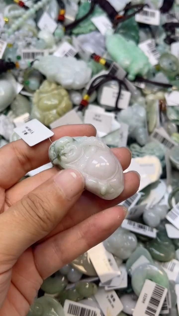 【闪购商品】翡翠颈饰未镶嵌00004053