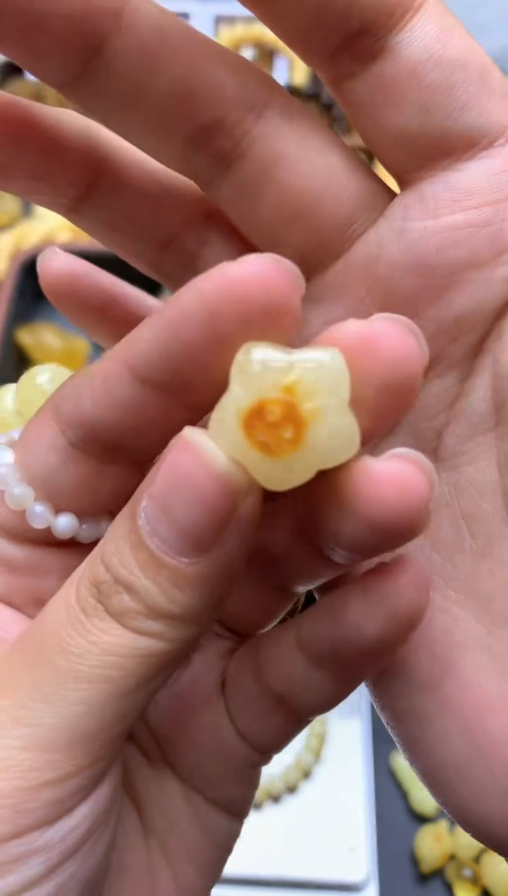 【闪购商品】琥珀珠宝奇石未镶嵌056琥珀蜜蜡花粉有纹小坑介意勿拍