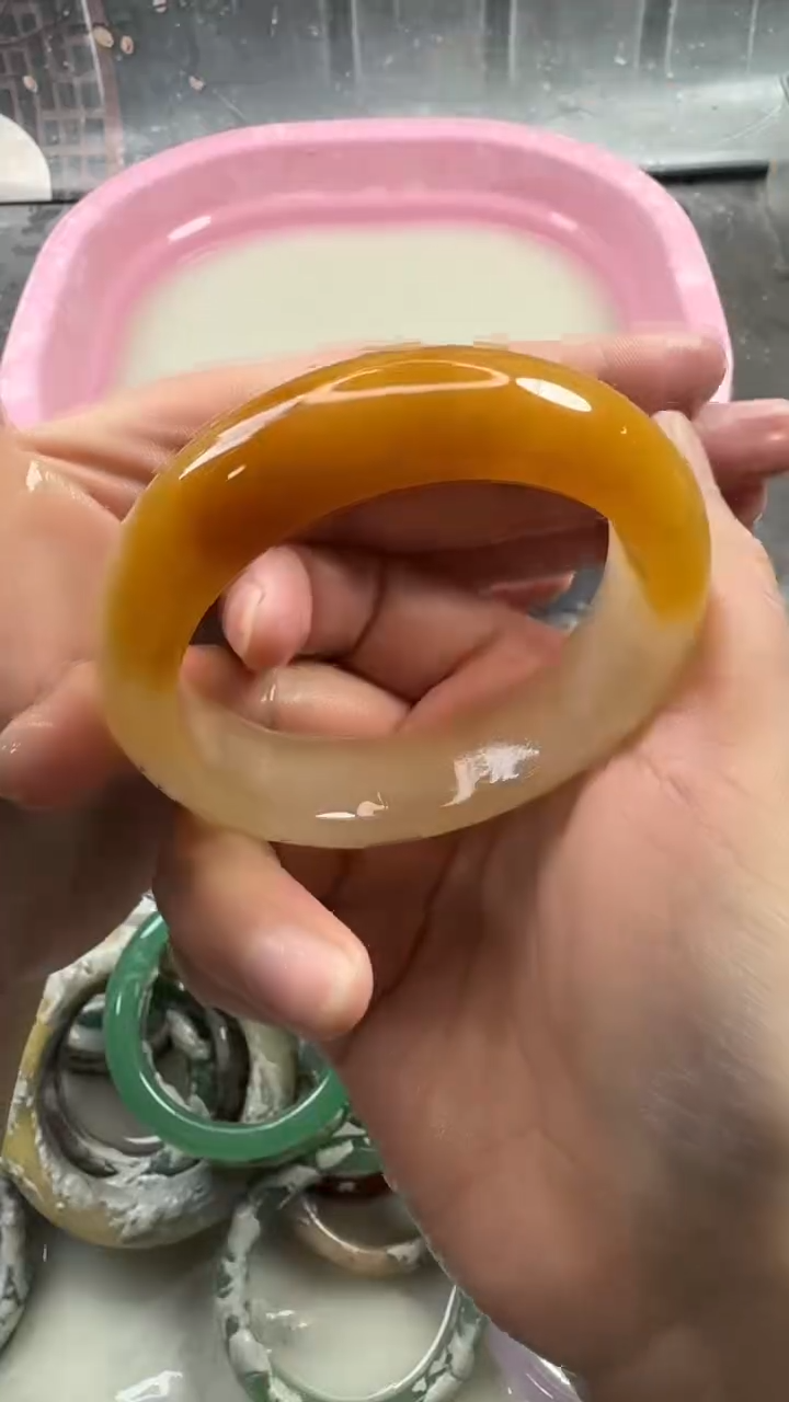 【闪购商品】石英质玉手镯未镶嵌55