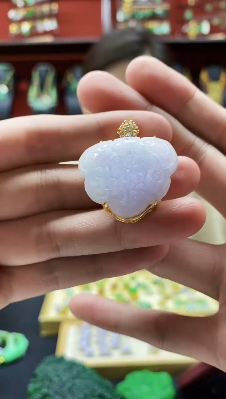 颈饰未镶嵌翡翠吊坠