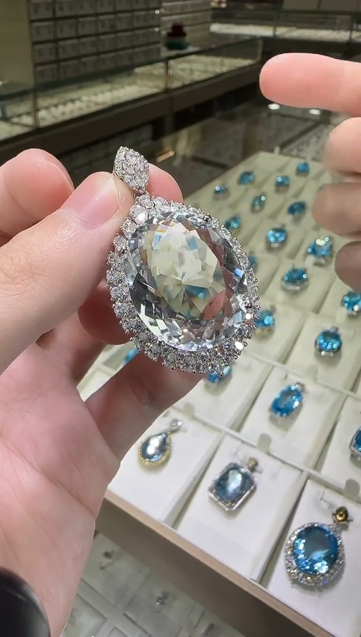 颈饰银S925镶嵌水晶65ct白水晶