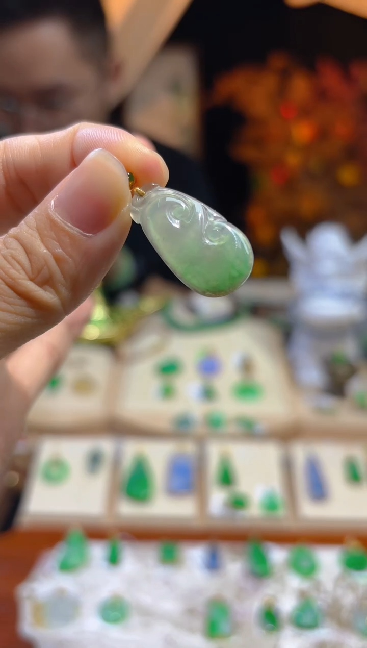 【闪购商品】翡翠颈饰18K金镶嵌假一赔三