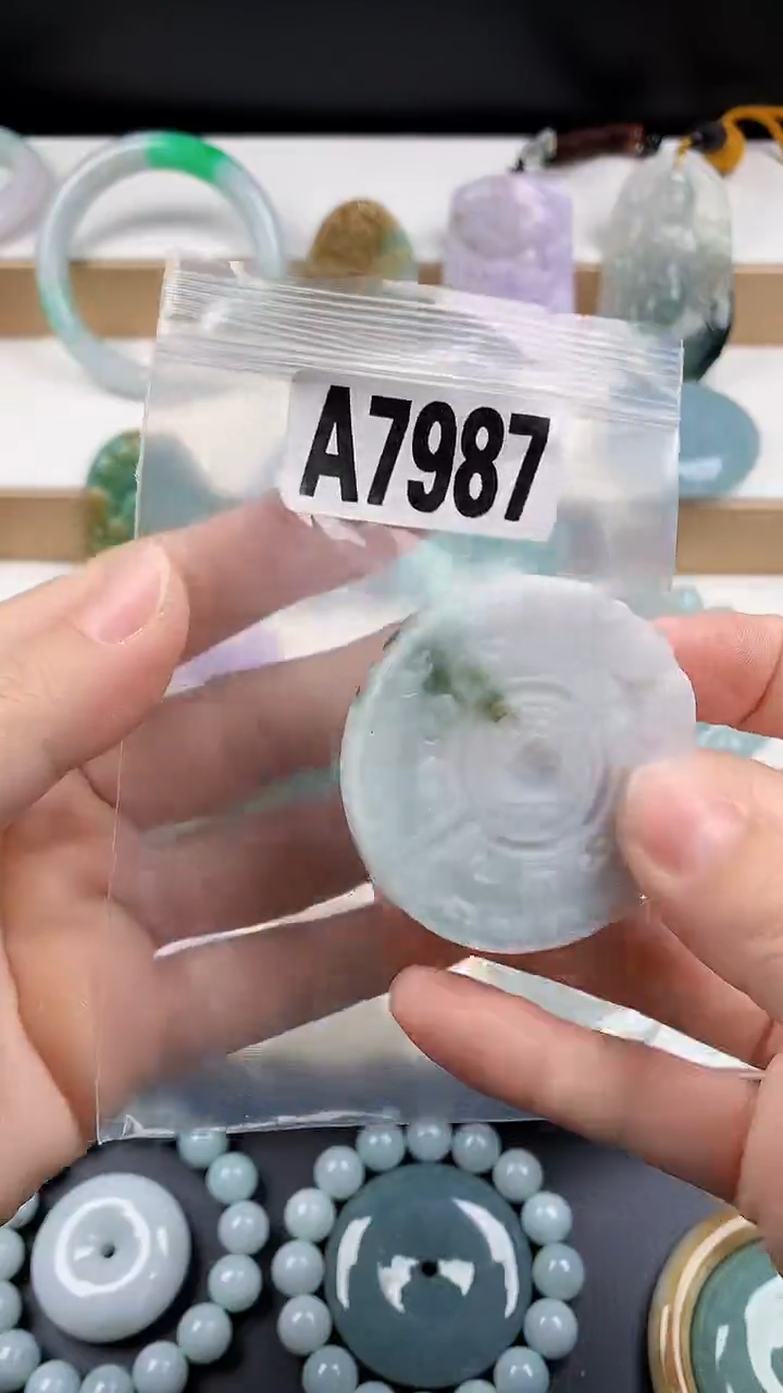 颈饰未镶嵌翡翠天然翡翠吊坠挂件