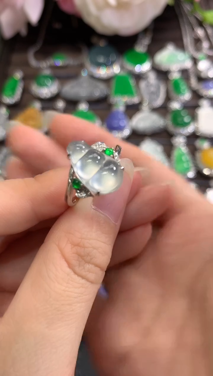 18K金镶嵌戒指翡翠春日珠宝 A25     