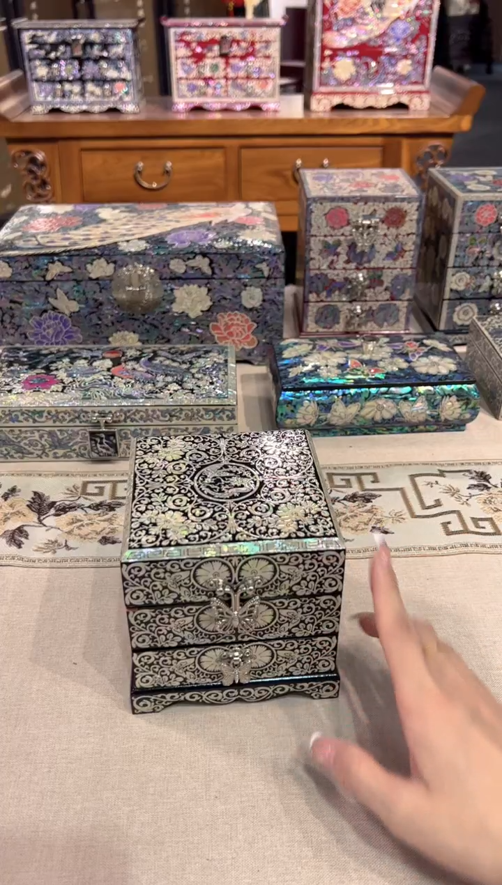 【闪购商品】黑底龙凤·弘贝雅螺钿漆器文化馆 