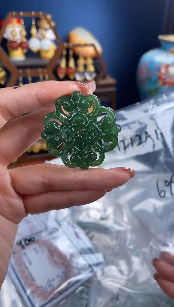 未镶嵌和田玉挂件桉*，1212A10