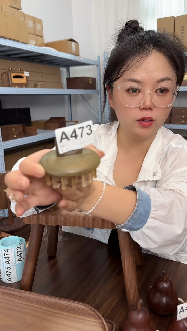 木夏****虫473号绿檀特价梳子