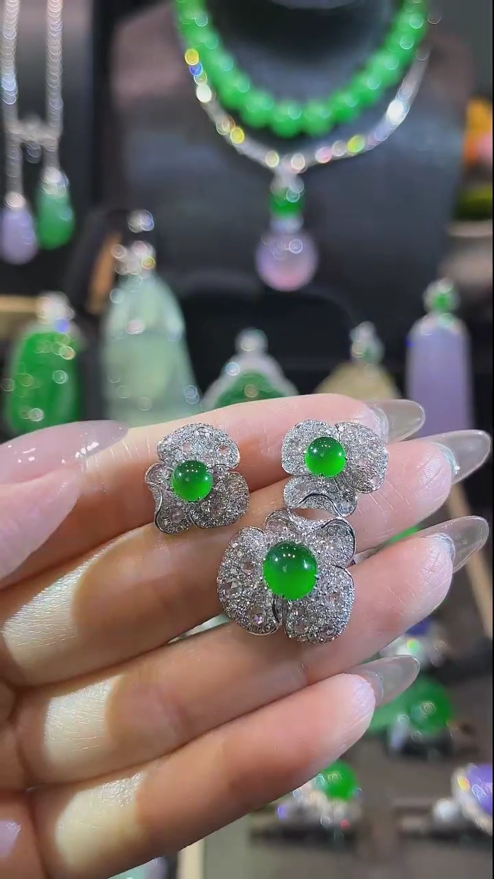 【闪购商品】翡翠戒指18K金镶嵌耳钉戒指两件套