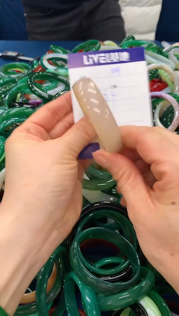 手镯玛瑙/玉髓未镶嵌104