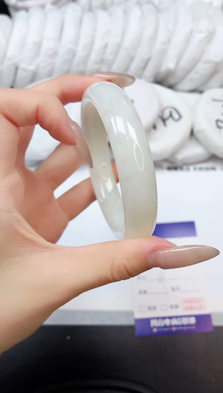 和田玉手镯未镶嵌25K100-59