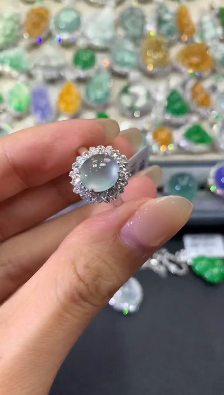 【闪购商品】翡翠戒指18K金镶嵌w28       