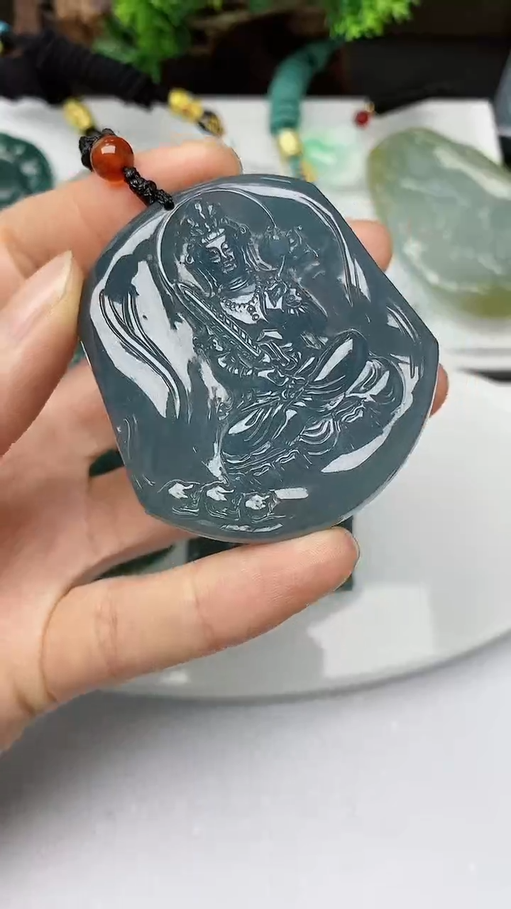 【闪购商品】翡翠颈饰未镶嵌           