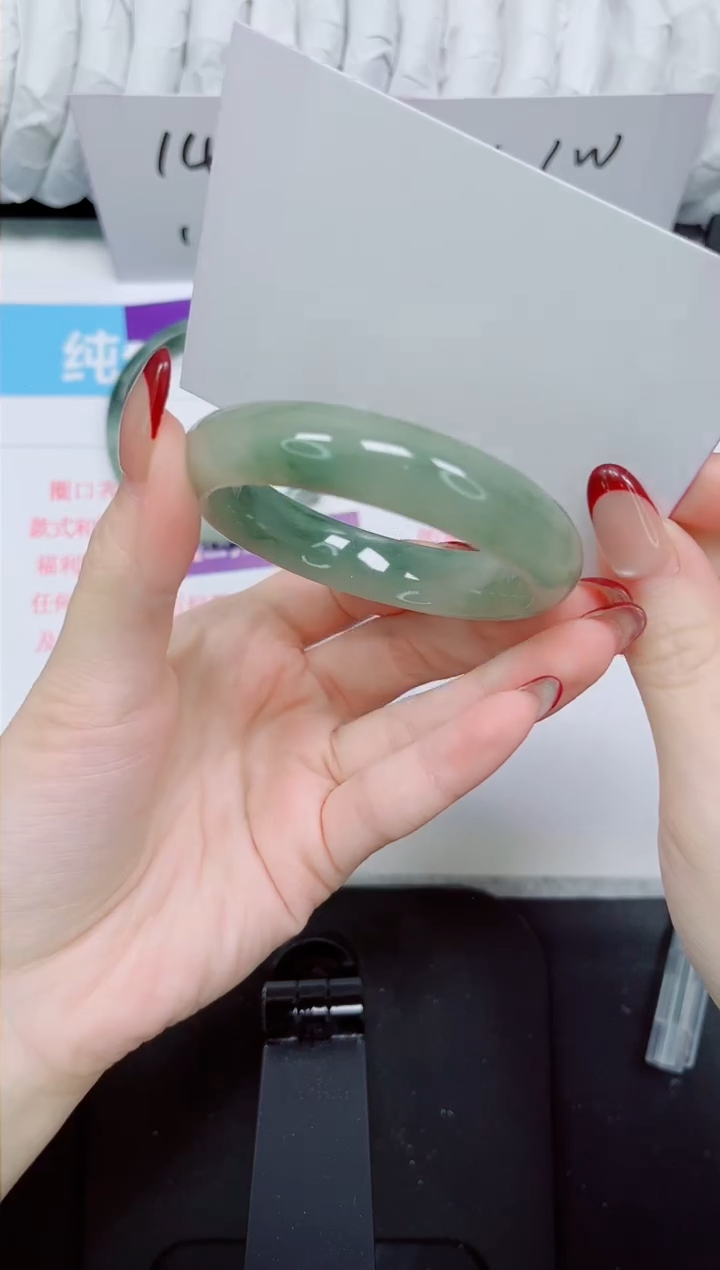 【闪购商品】石英质玉手镯未镶嵌69