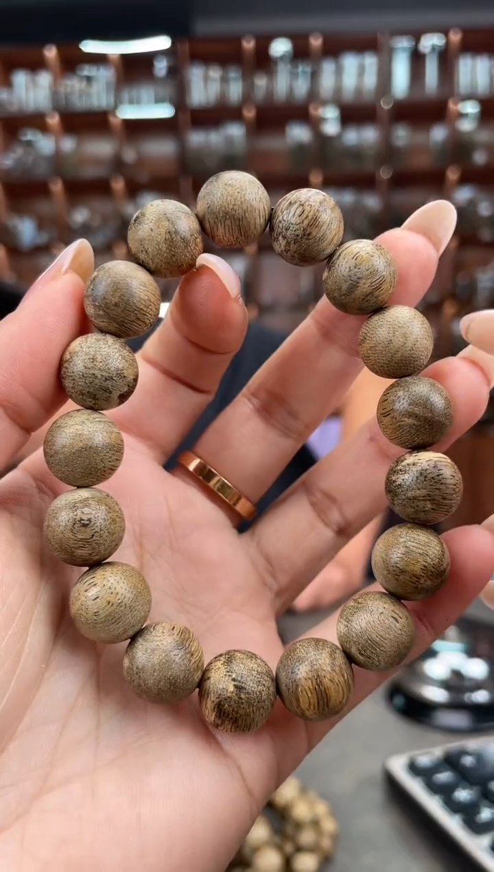 【闪购商品】沉香手串95号文莱多样性发一条