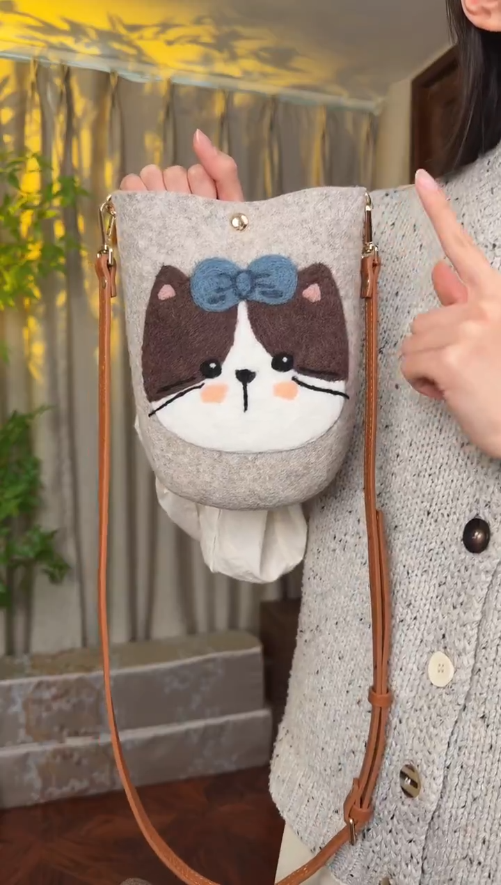羊毛非遗羊毛毡包 手机包灰猫咪