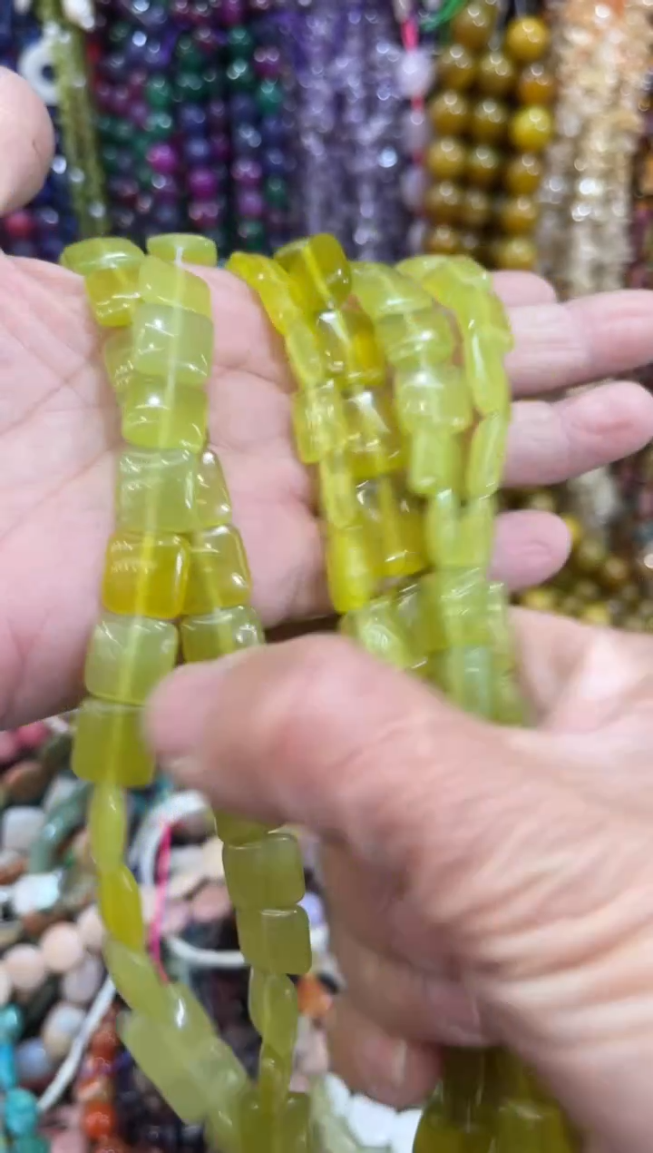 未镶嵌玛瑙/玉髓珠宝半成品小一条