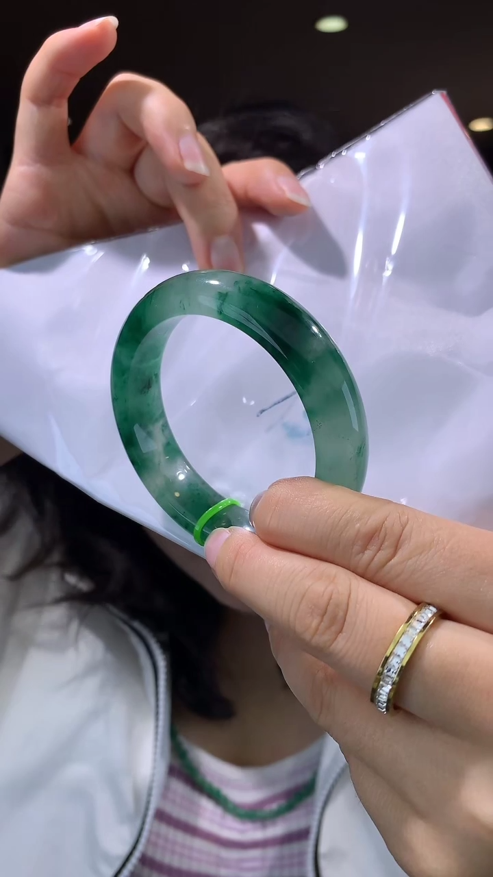 【闪购商品】石英质玉手镯未镶嵌拍一发一