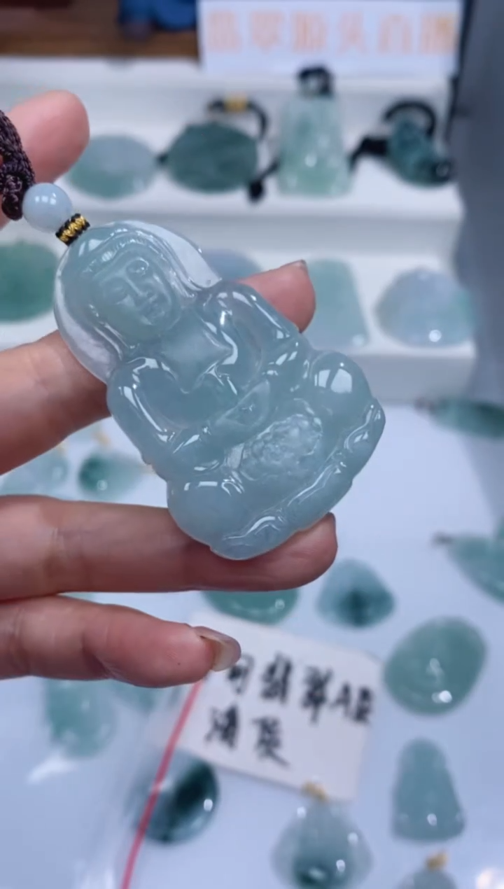 颈饰未镶嵌翡翠吊坠