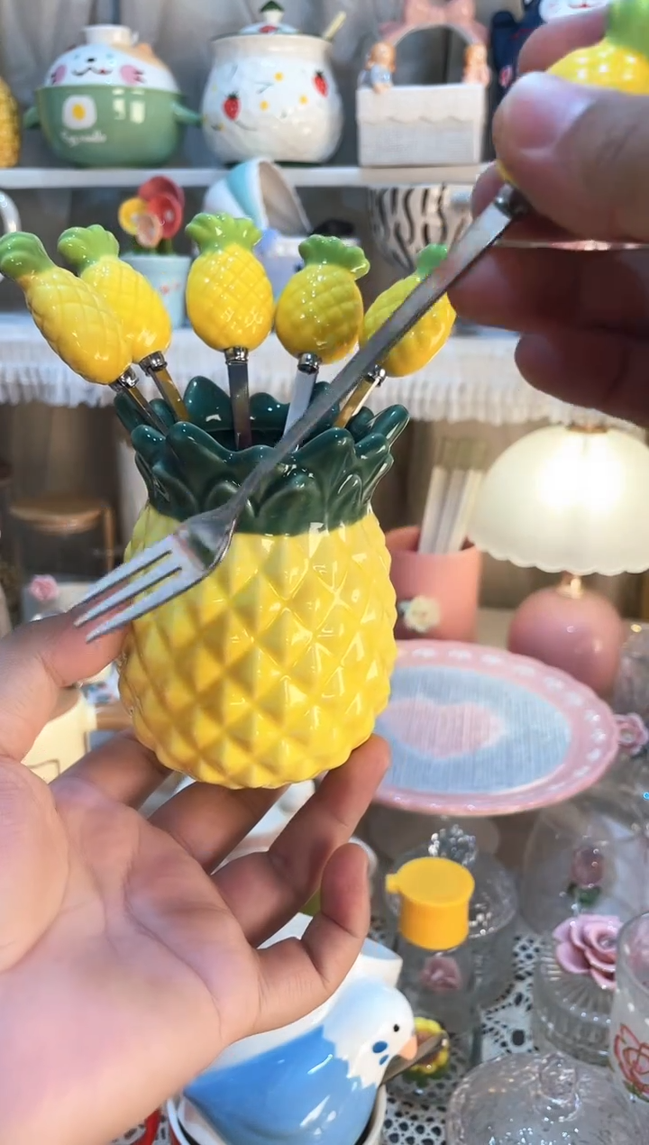 【闪购商品】瓷片水果叉 质量好发货快放心拍