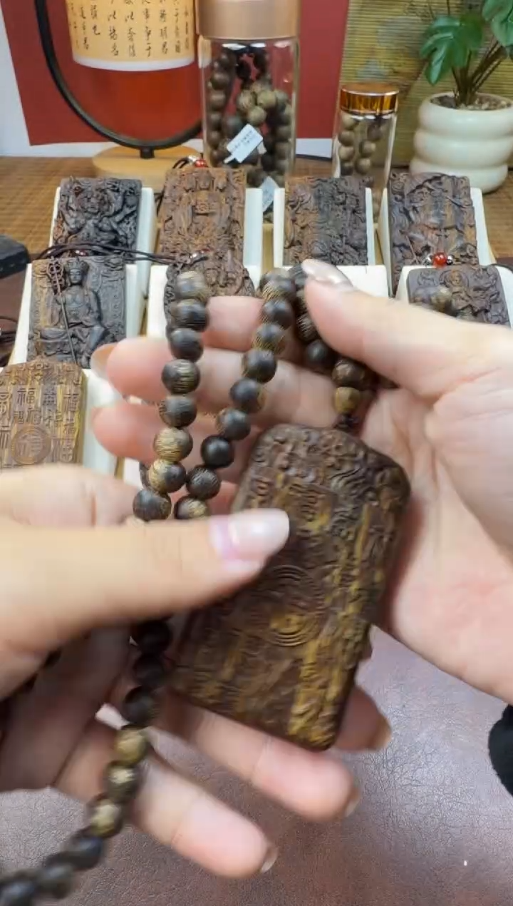 木木雕款天**剧  芽庄 百福+108  7cm 送养香瓶