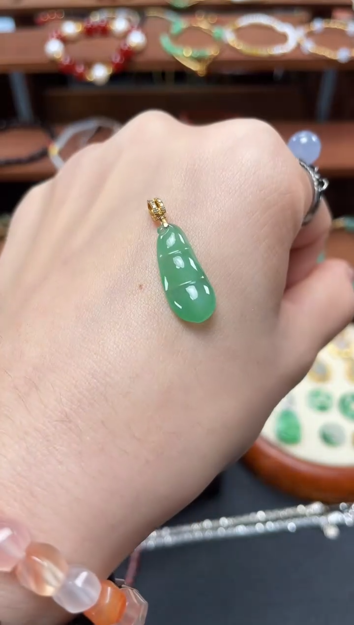 【闪购商品】翡翠吊坠(不含链)18K金镶嵌一个  JK476