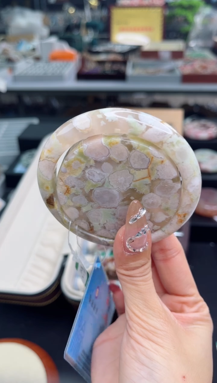 【闪购商品】石英质玉手镯未镶嵌62圈口（赠品镯心）S921162