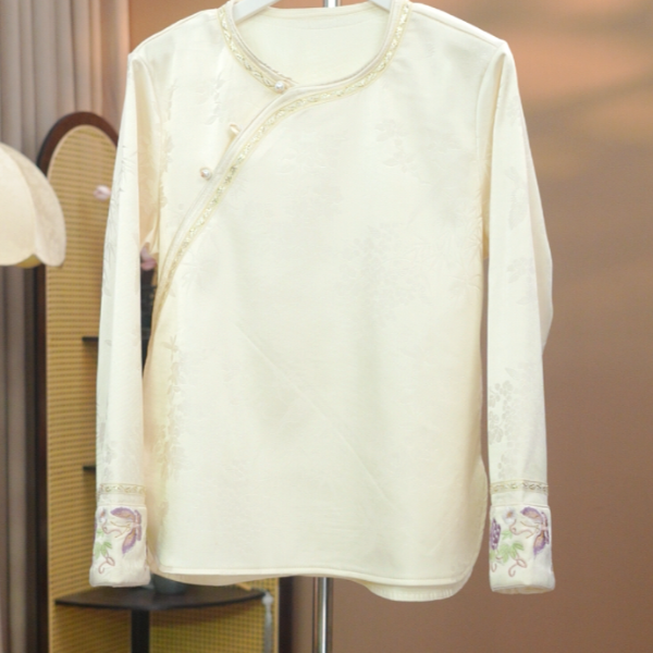 【暖蝶】圆领绣花加绒款新中式显瘦气质上衣