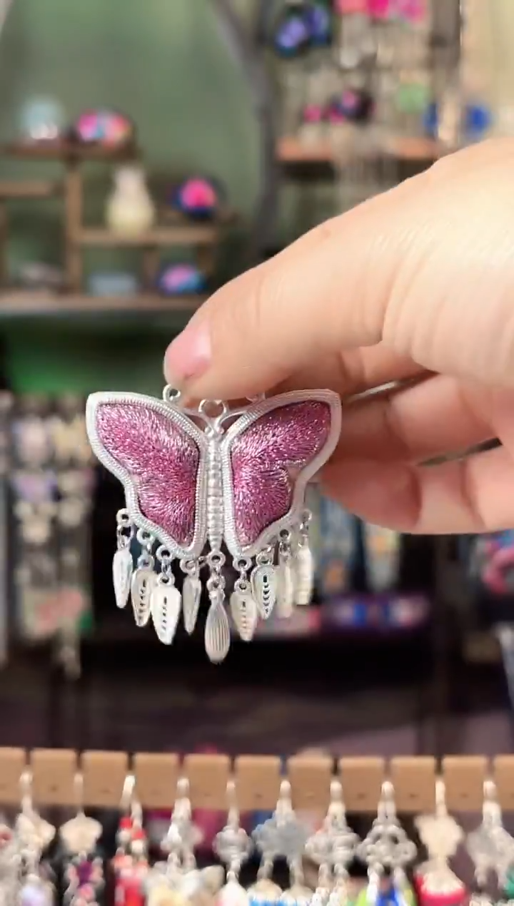 彩云南阁非遗老绣苗银饰品324