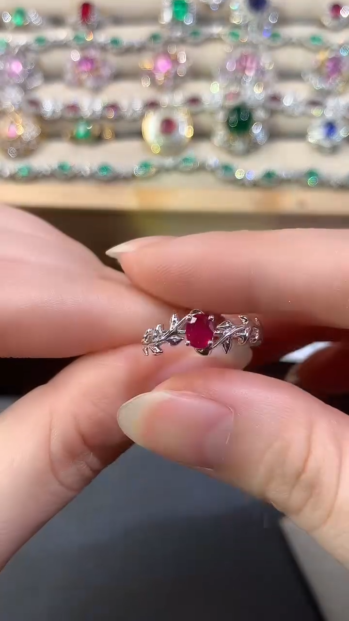 18K金镶嵌戒指红宝石D356|2980