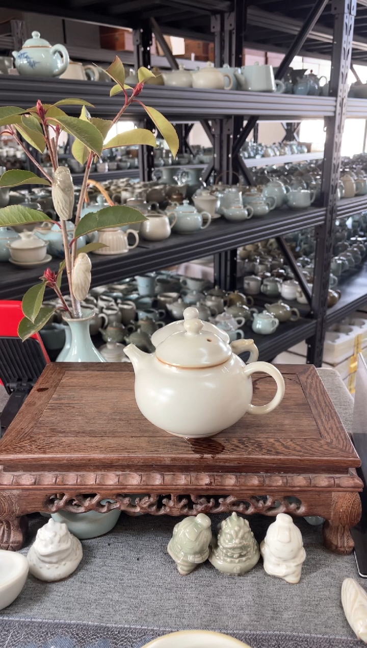 【闪购商品】其他月白釉 大容天壶 微瑕 如意堂