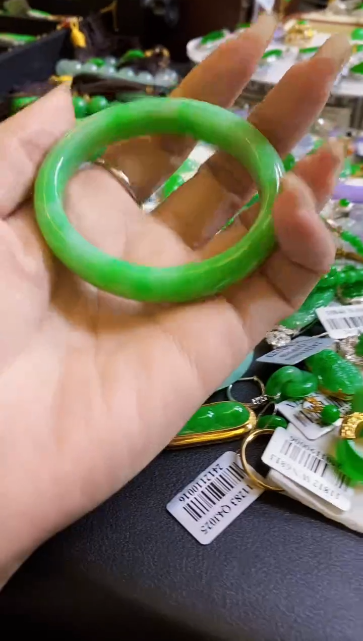 【闪购商品】定制翡翠未镶嵌手镯