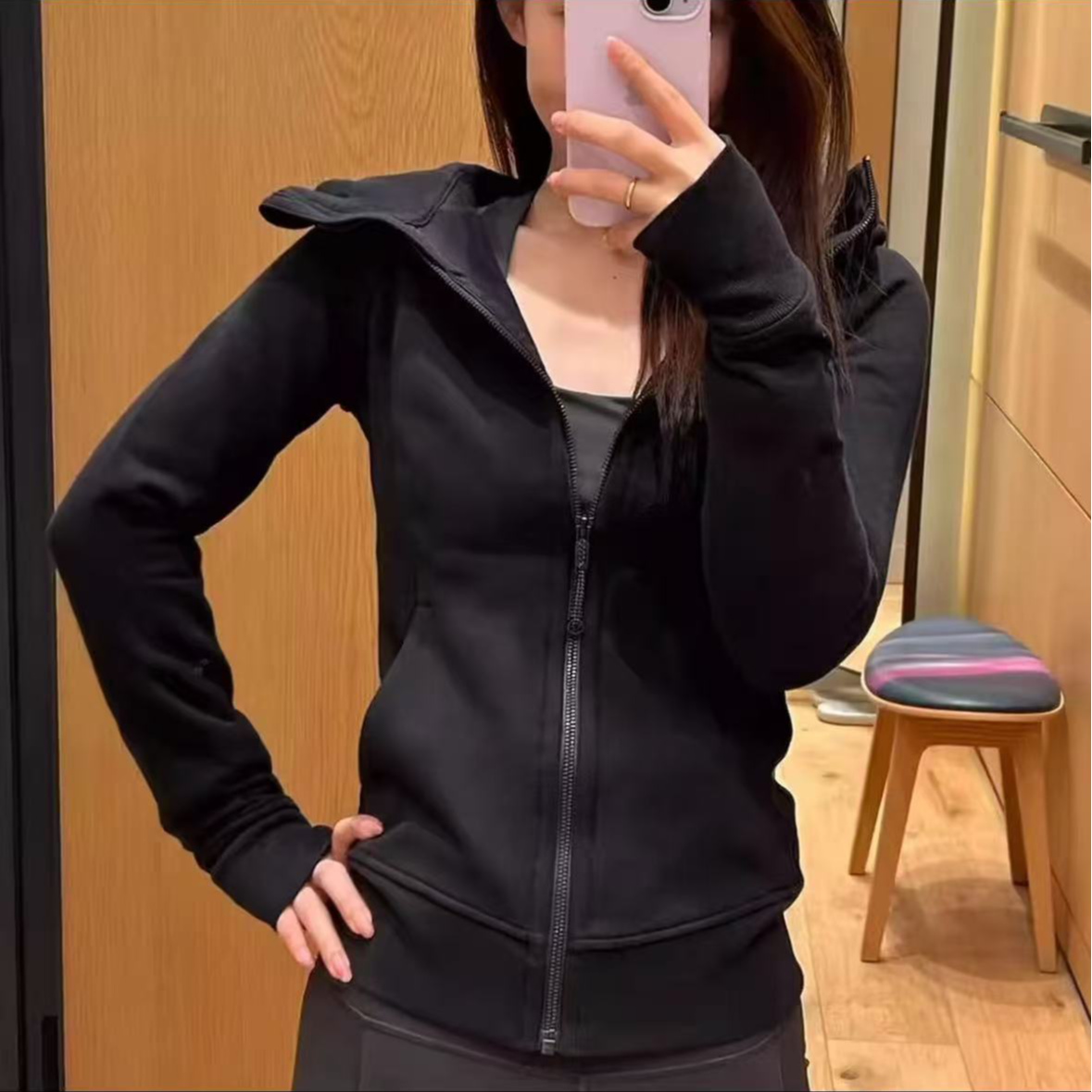 现全拉链修身长袖连帽外套