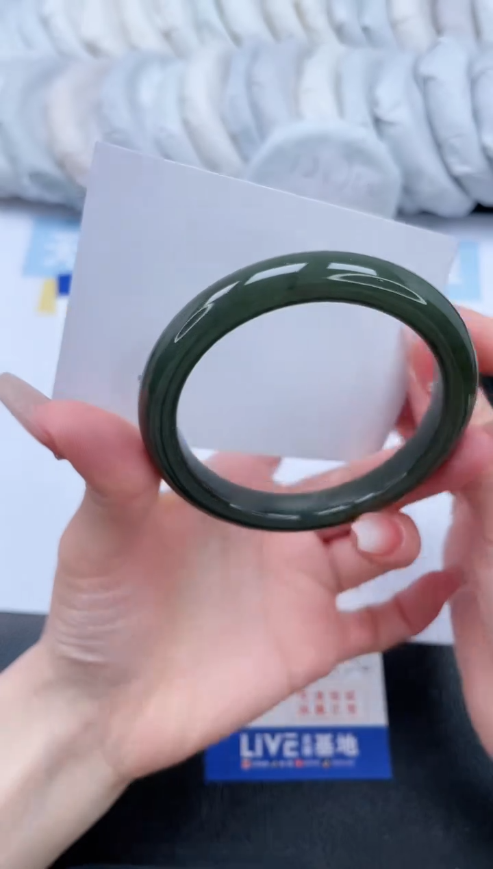 【闪购商品】和田玉手镯未镶嵌T260-57.4