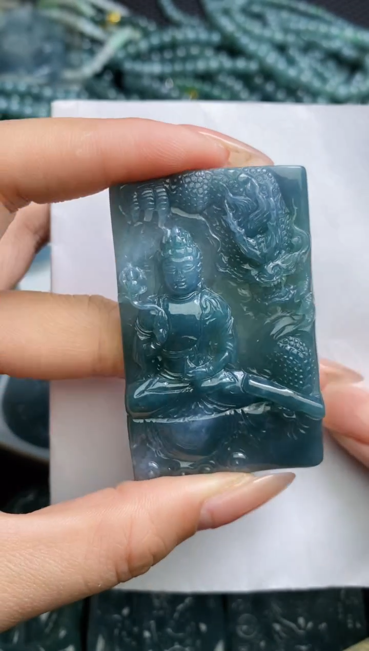 【闪购商品】翡翠颈饰未镶嵌         