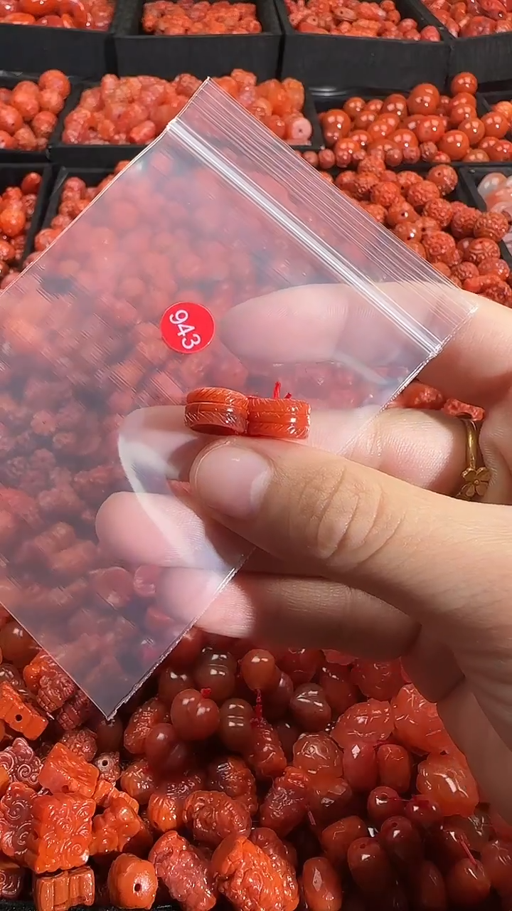 颈饰未镶嵌南红玛瑙1